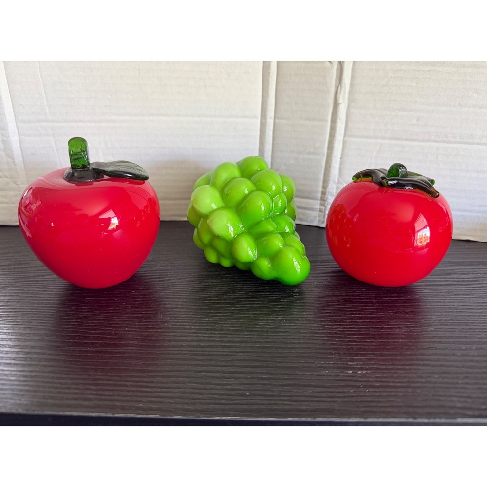 Vintage‎ Art Glass Fruit Set Red Apple Green Grapes Red Tomato Paperweights 3pc